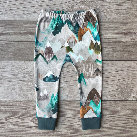 The Mountains are Calling Leggings